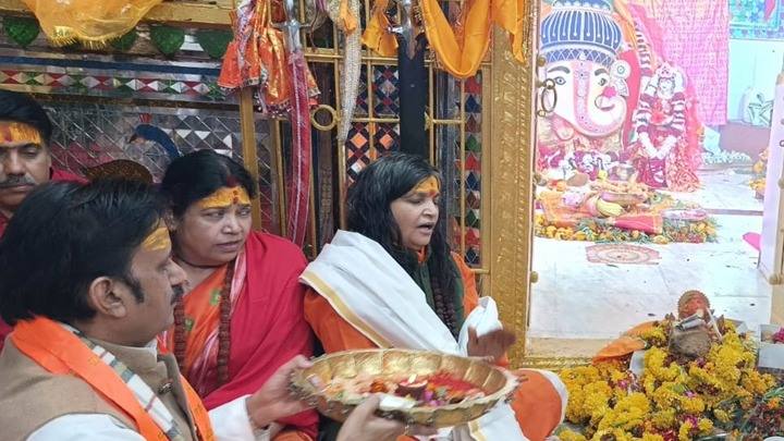 उप मुख्यमंत्री श्री शुक्ल ने चिंतामन गणेश मंदिर में पूजा-अर्चना की